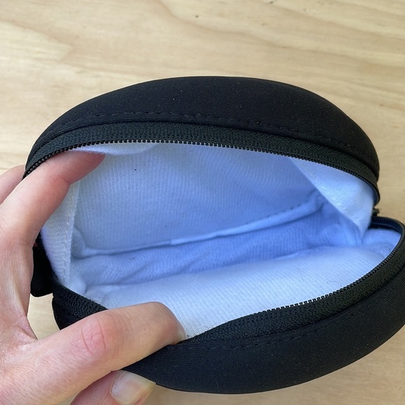 BEATS BY DRE Solo Headphone CASE ONLY - Picture 4 of 4